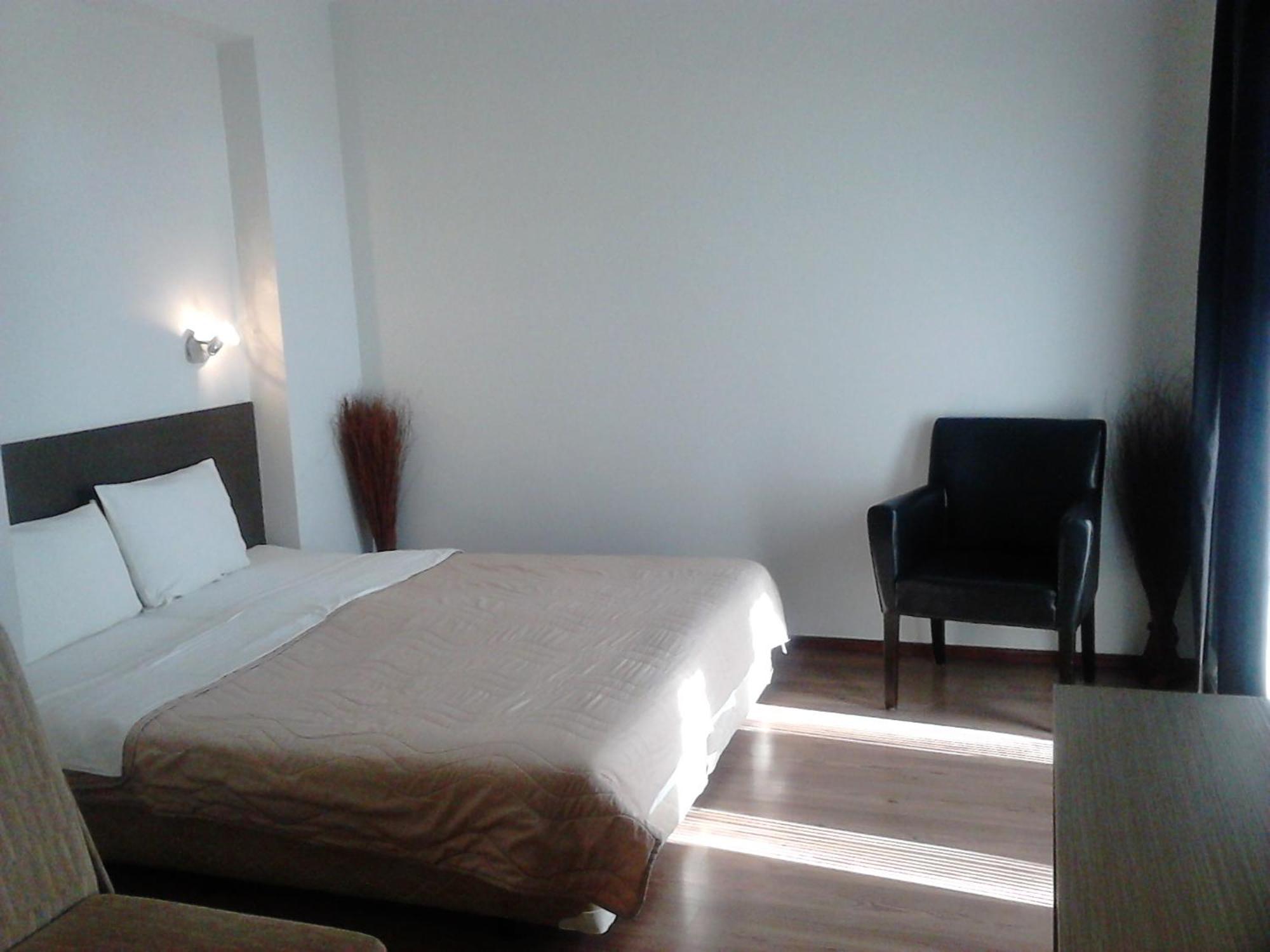 Prenociste Konstantin 2008 Hotell Ni Rum bild