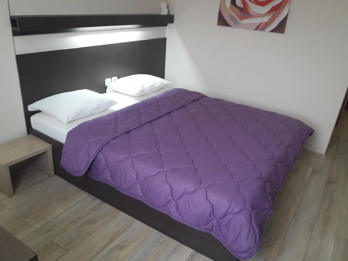 Prenociste Konstantin 2008 Hotell Ni Exteriör bild